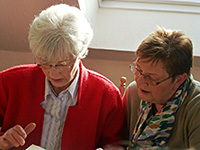 Klassentreffen 2013<br/>v. li. Erika Freytag (geb. Inselmann), Annemarie Platte (geb. Alvermann)
